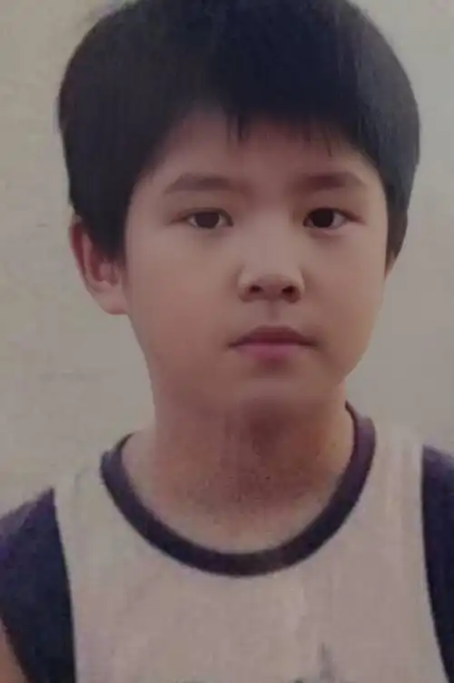 刘昊然童年照_腾讯新闻