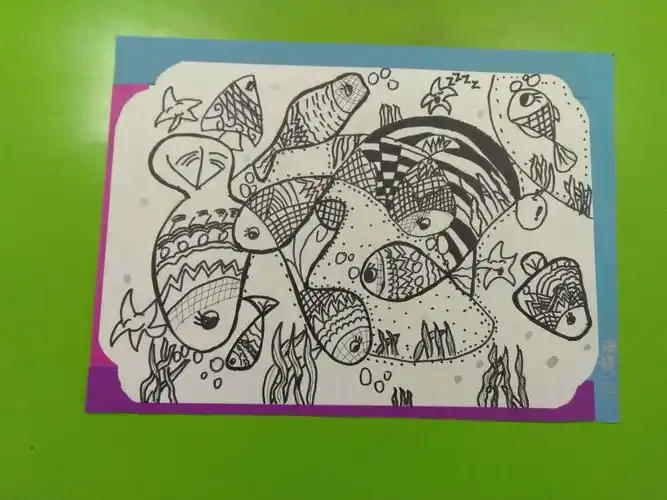 线的联想:通过一根线的练习,锻炼孩子的想象能力和创造能力,孩子画的