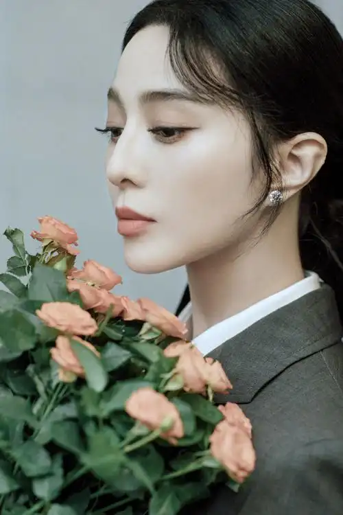 范冰冰西装裙优雅写真图片26