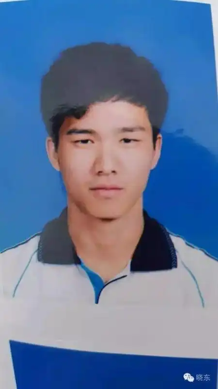 南京18岁男生留下3封遗书后出走 曾被老师撕书