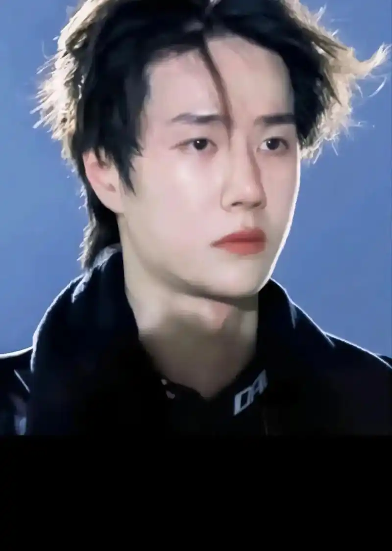 王一博 #素颜 越素越帅! - 抖音