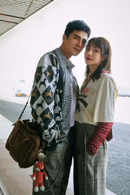 姜潮麦迪娜机场合体写真图片46