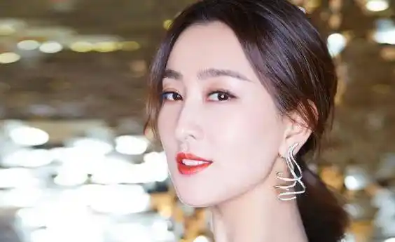 马苏表示事业上的遭遇,"夜宿门"风波后,成到无戏可拍_李小璐_事情