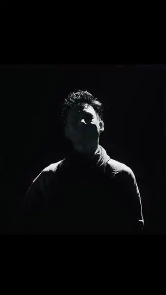 张学友唱这首歌最有气场,有霸气,豪情冲天.