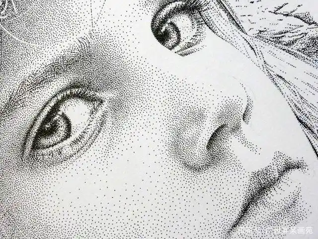 他的这些黑白画作是用针管笔绘制而成,它们的粗细可能还不到1mm.