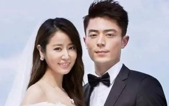 林心如深夜相约霍建华,身着宽松难掩小腹,又怀孕了?