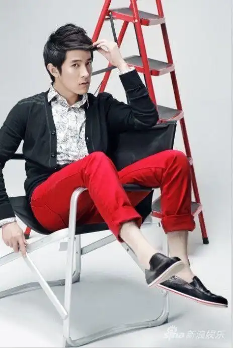 季肖冰自曝是宅男 想挑战反派角色(图)