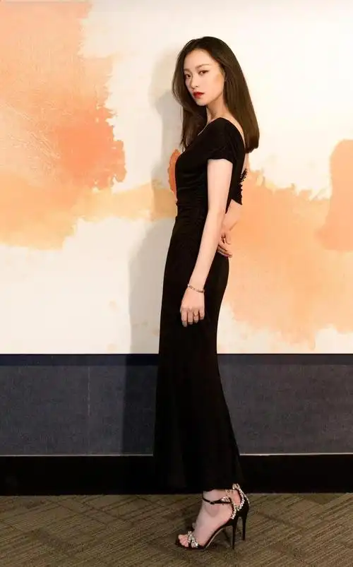 倪妮美女明星写真大长腿完美身材四