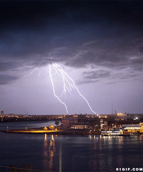 闪电乌云都市港湾gif动图_动态图_表情包下载_soogif