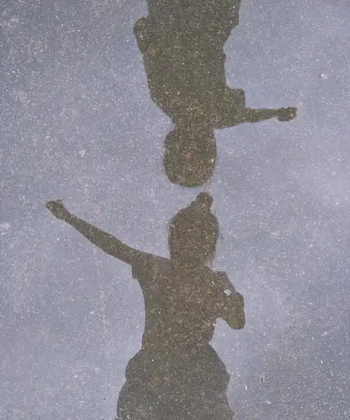 雨后和闺蜜的影子