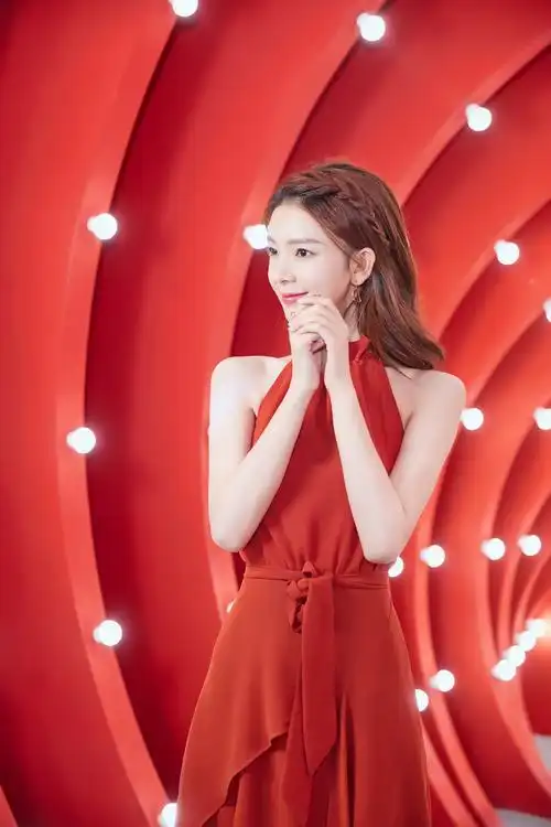 红裙雪肤!一场由陈瑶的美貌而引发的"战争"