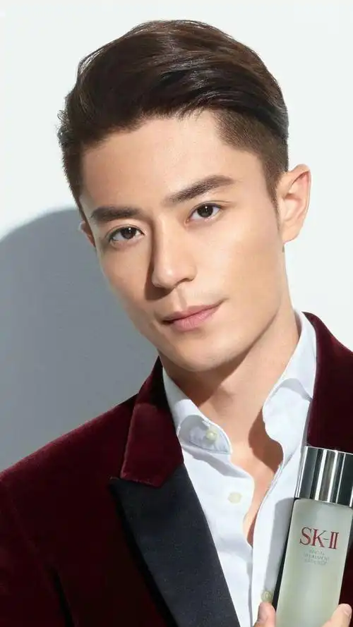 p>霍建华(wallace huo),1979年12月26日出生于台湾省台北市,祖籍山东