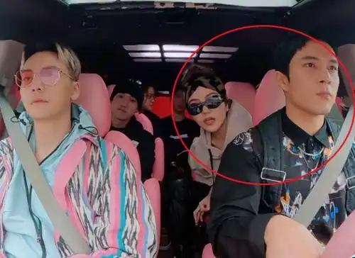 周扬青为博韩东君欢心,不惜把神器戴脸上,哪个女明星敢这样?