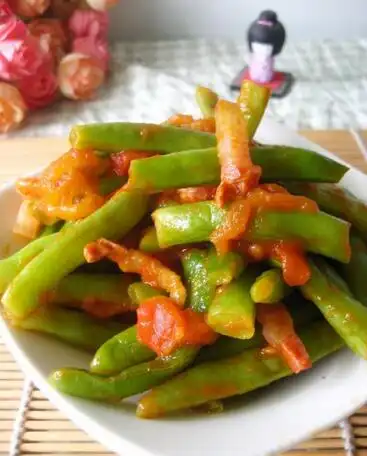 番茄四季豆炒咸肉的制作方法