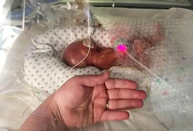 打胎比生孩子对身体伤害还大吗,通过十月怀胎把孩子生下来,和人工流产