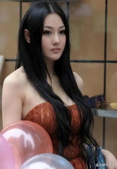 如今才懂得,张馨予为何可以靠"嫁人改命",原来错的一直不是她