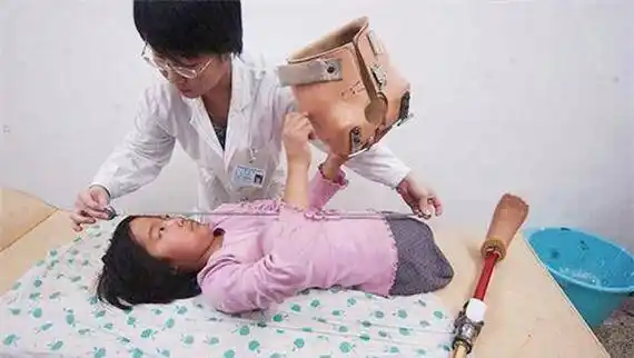 的同时,也带给钱红艳的父母一个当头重击——钱红艳盆骨以下只能截肢!