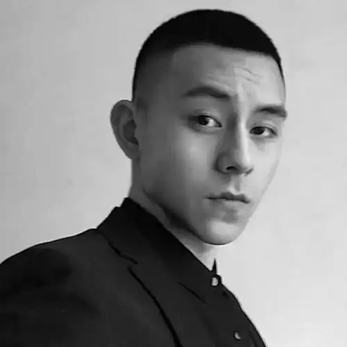 短发痞味男人头像