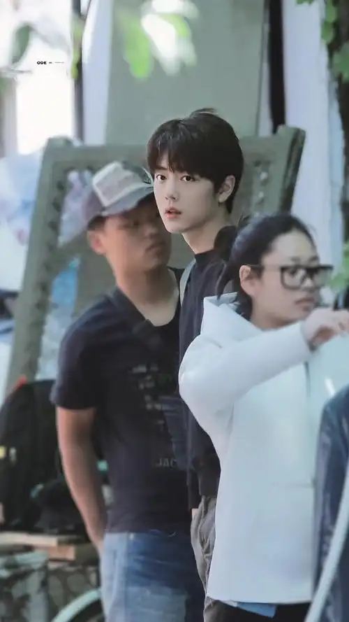 世界安利肖战#xz#肖战#超星星学园拍摄期间的宝这是哪里来的高中生啊