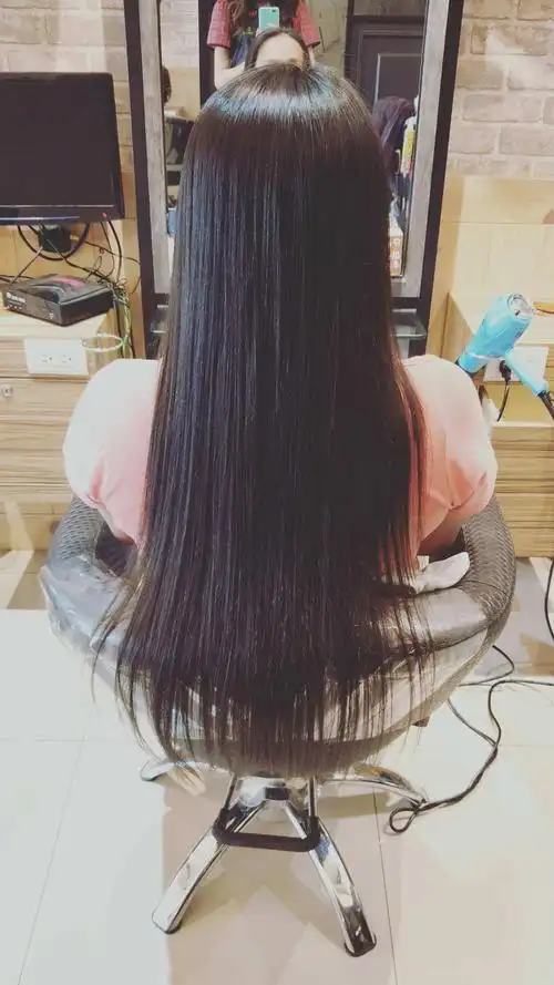 已经长发及腰,继续留.(更新,剪发了)