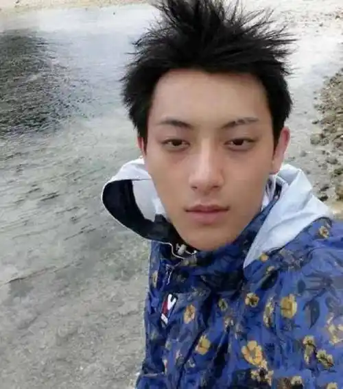 角度_丑照_吴世勋