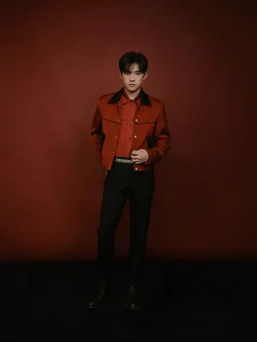 女人天下 正文36 1/6 易烊千玺登上2021春节联欢晚会