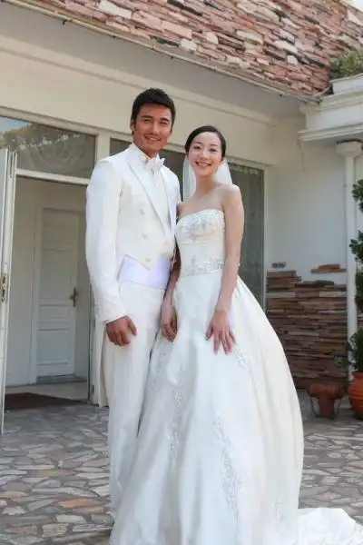 韩雪胡兵结婚照曝光 神秘财团欲花亿元力捧"兵雪"组合