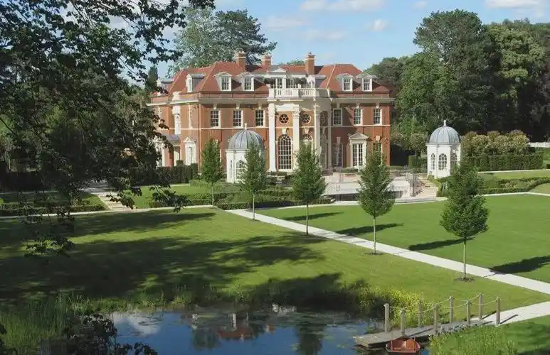 英国13亿超贵私人庄园诞生:拆8000万豪宅只为修一条路!