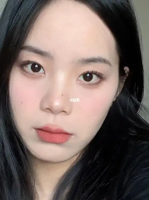 超简单又好看的日常妆容