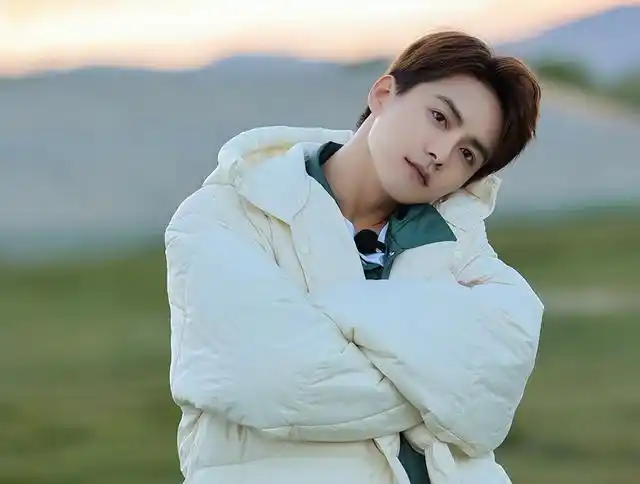 7月10日,知名男歌手马天宇通过微博发文,告别热播综艺节目《追星星的