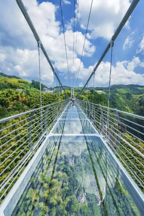 南尖岩玻璃桥游记——雷周毅