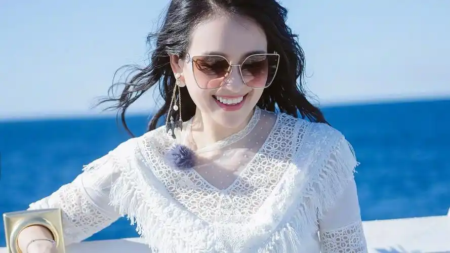 章子怡图片,分享一组女星模特图片给大家,图中的桌面壁纸壁纸会