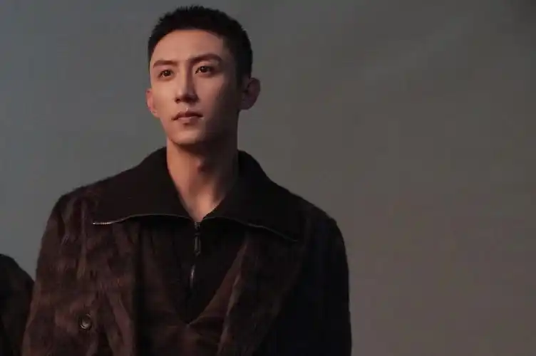 黄景瑜这两天是过年了么好多帅图