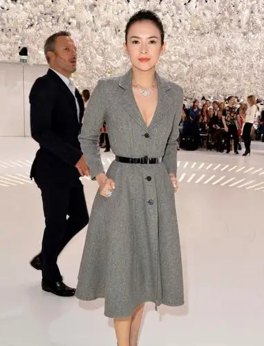 【转载】章子怡国外活动照(2组)