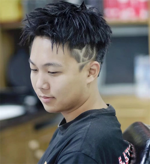 超人气碎盖头发型 清爽百搭男生短发_男士短发 - 美发站