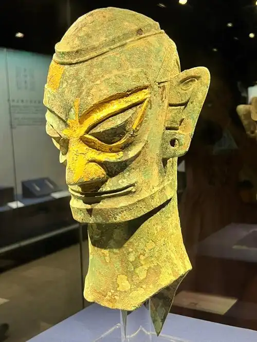 不出门也能看到神秘的三星堆铜人