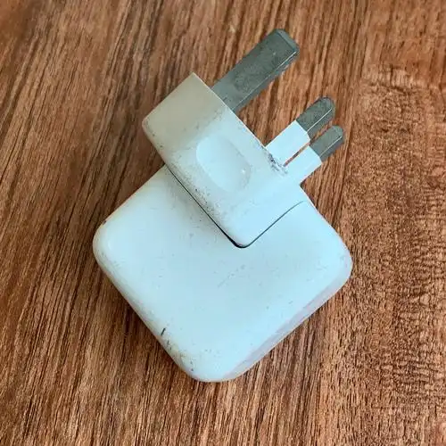 二手原装 苹果5v1a2.1a2.4a充电器插头10瓦12w欧规英标国行插头 - 备