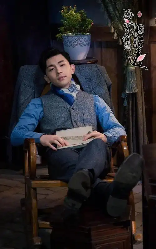 《海棠经雨胭脂透》《香蜜沉沉烬如霜》,邓伦两部剧像一首诗