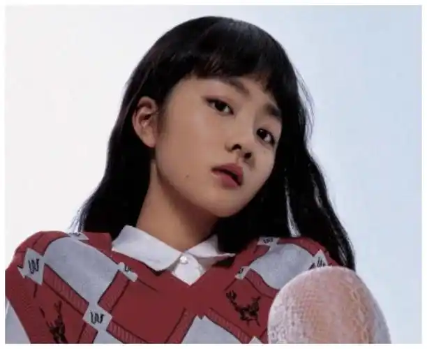 14岁黄多多又被吐槽新杂志大片被传一张厌世脸引热议