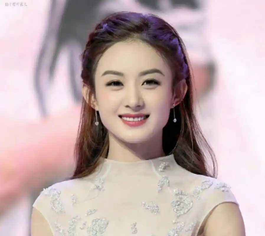 这是赵丽颖参加的什么活动,笑得好甜啊 #赵丽颖美图欣赏