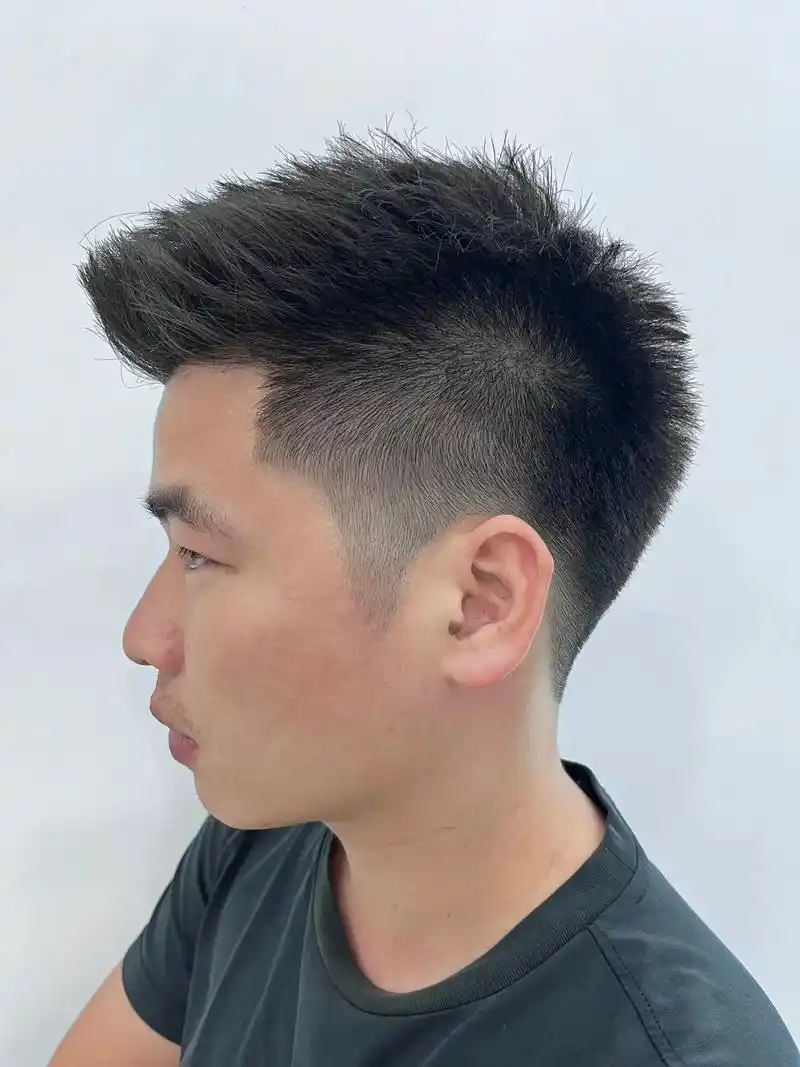 男生发型不需要花里胡哨,恰到好处的长 - 抖音
