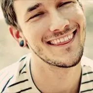 络腮胡子大叔头像霸气范儿叼烟的成熟大叔头像