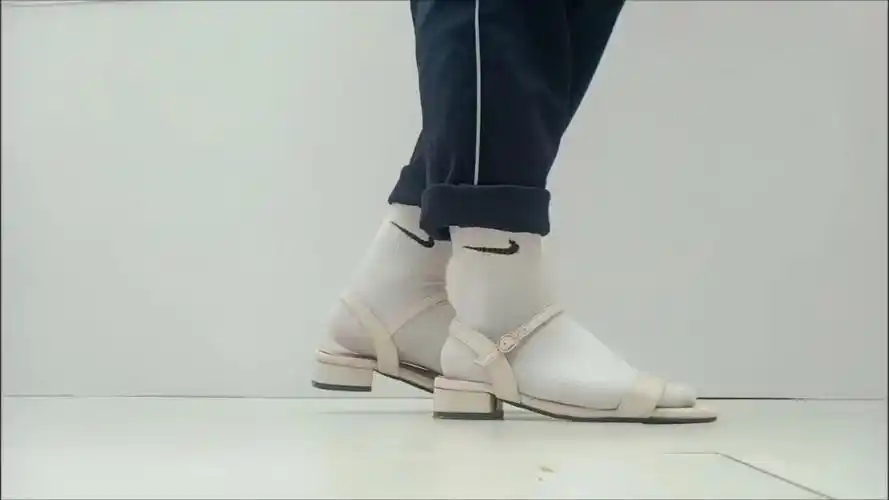 校服白袜凉鞋展示