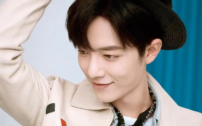 新晋八月男友肖战,高清壁纸图片,大陆明星-回车桌面