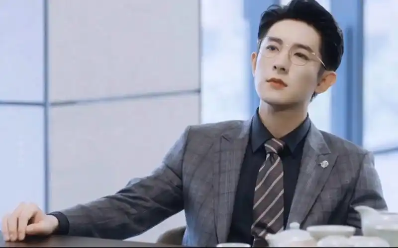 自带病娇气质的禁欲系霸总◎斯文败类【季肖冰◎宁成明】色气踩点混剪