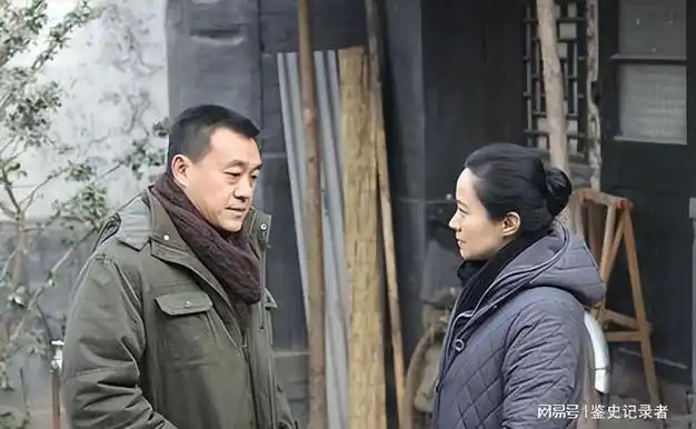 何冰:曾娶同桌为妻,钱也归她管,一心一意爱了25年|演员|话剧|张国立