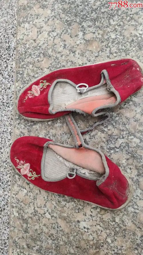 旧鞋收藏女士一带旧布鞋花色绒面塑料底24码上海长征制鞋九厂双鸽