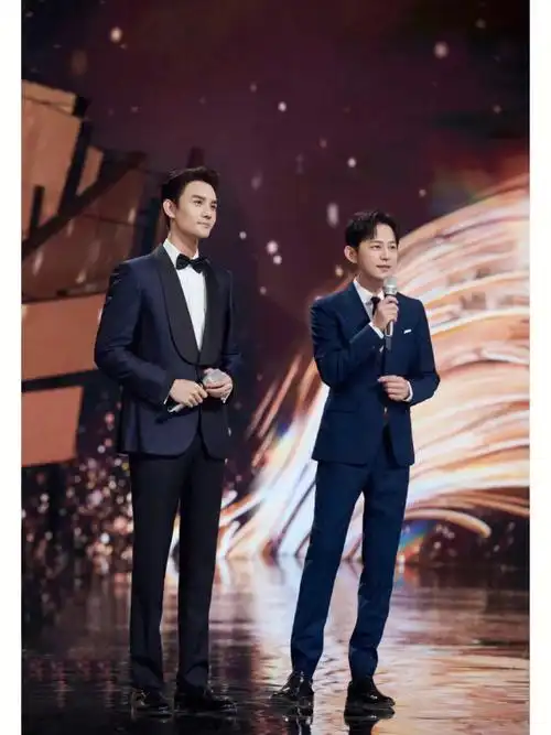 老师的戗驳领最佳男主角的大青果领,单排扣 双排扣王凯的主持人太帅啦