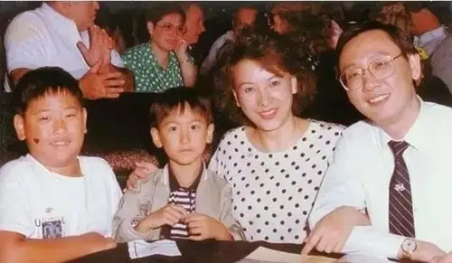 九亿少女的梦汤珈铖与他背后的传奇妈妈