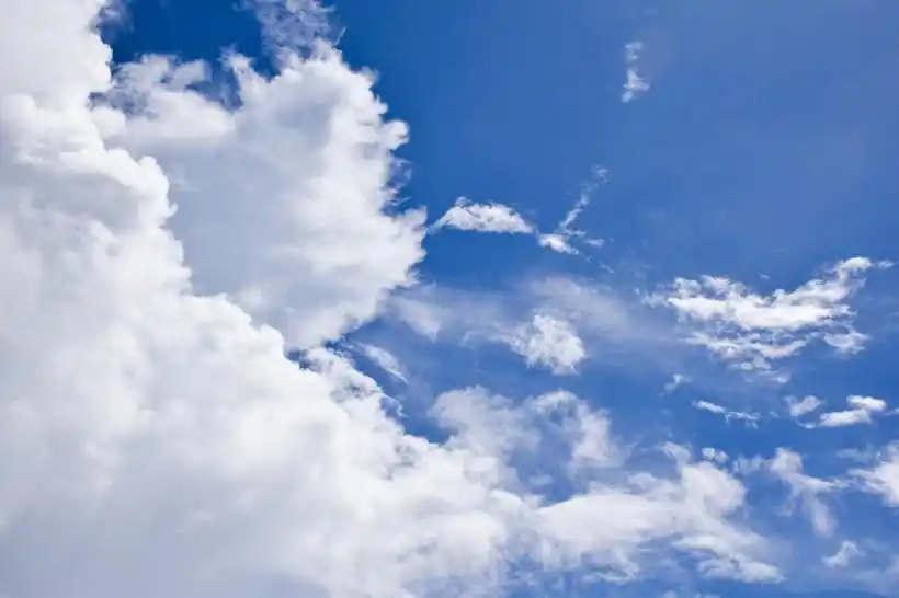 高空中洁白的云朵图片 第3张 尺寸:6000x4000 (天堂图片网)